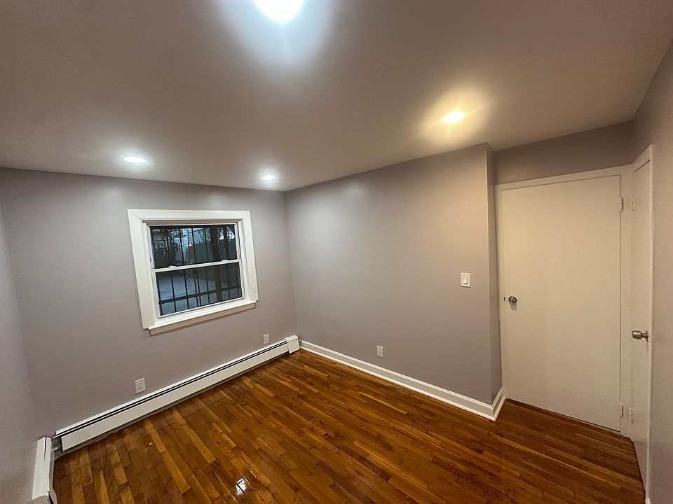 2nd image of 1219 Commonwealth Ave #1