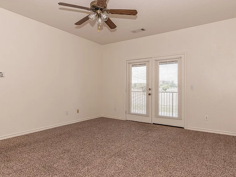 1701 Walnut St — Photo 3