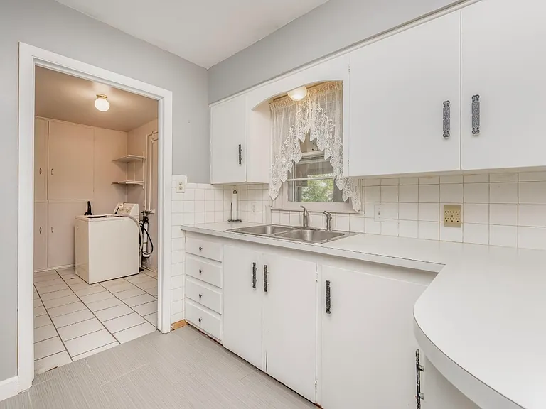 1414 N Severance St — Photo 10