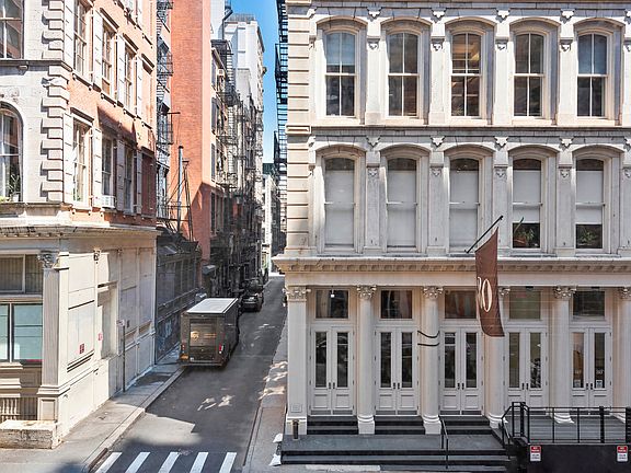 4th image of 81 White St APT 2W