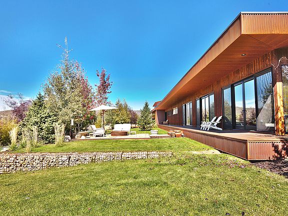 Easy indoor/outdoor living.