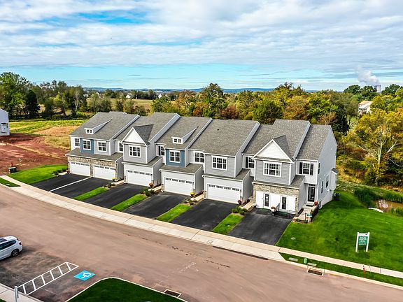 The Signature Series in Enclave at Ridgewood