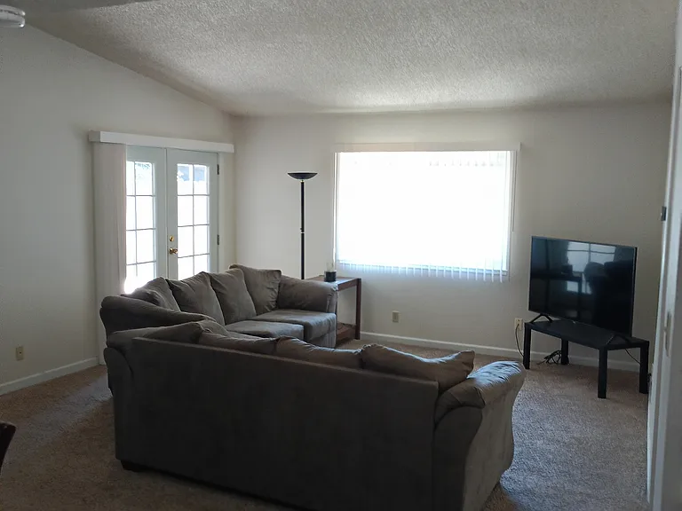 1108 Menlo Dr — Photo 8
