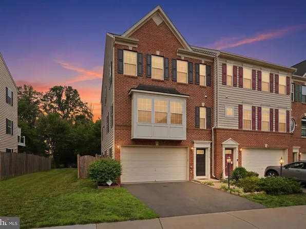 22925 Chinkapin Oak Ter, Sterling, VA 20166