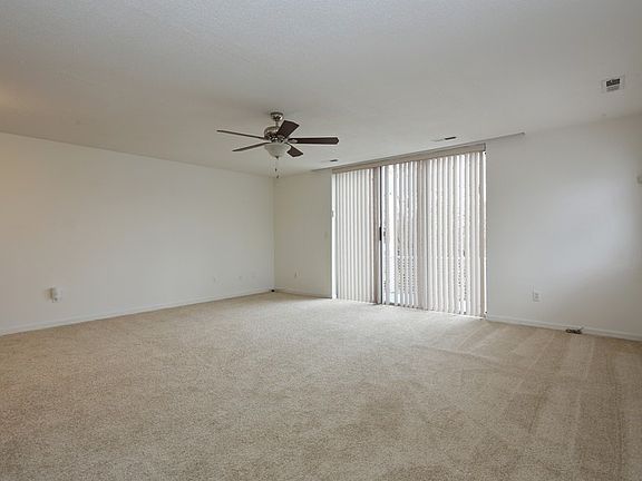 CT6GOLDENHIL-004_04132016