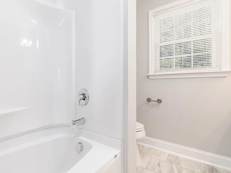2 Bedroom/1 Bath and 3 Bedroom/2 Bath Quadplex — Photo 10