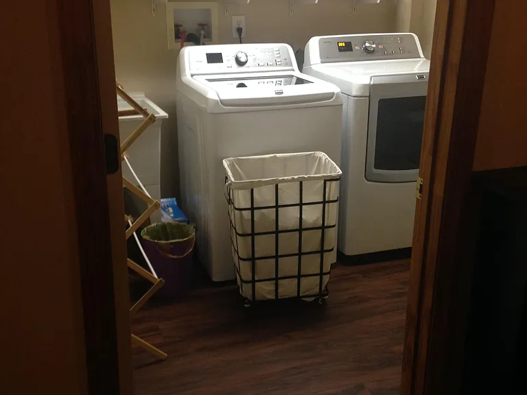 2204 N Greenwood Dr — Photo 2