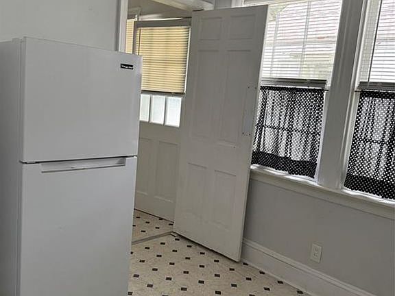 3rd image of 2028 Ridge Ave