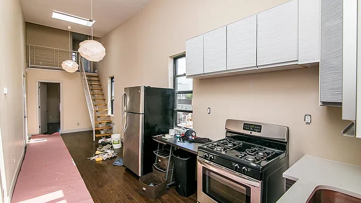 Rented by Nooklyn NYC LLC | media 43