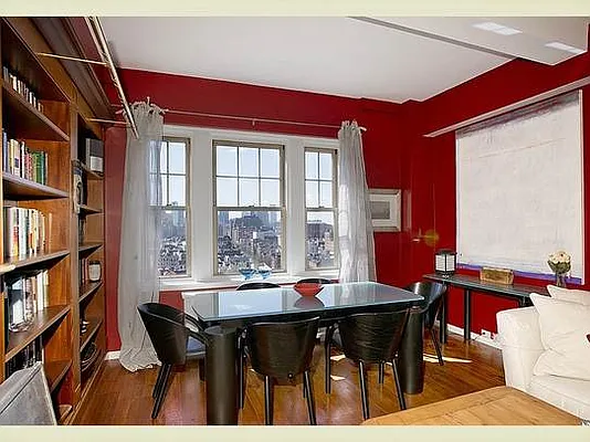 Sold by Stribling | media 2