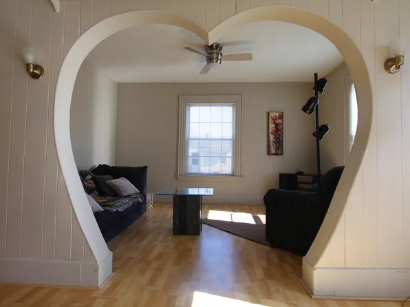 193 3rd St #2, Auburn, ME 04210