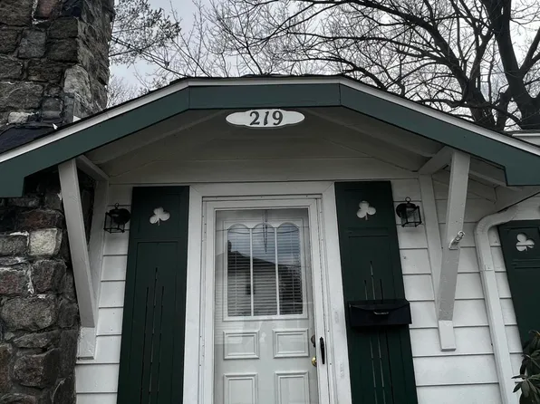 219 Division St, Hudson, MI 49247