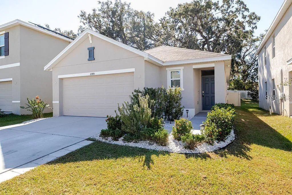 3 bed, 2.0 bath, 1516 sqft, $2,450 — Photo 1
