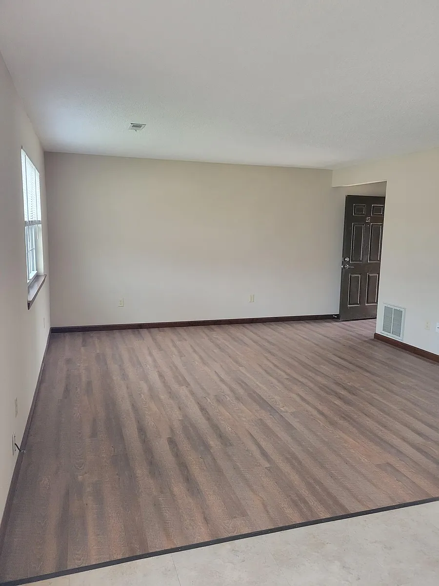 Building Photo - 5 Cherry Tree Ln #5