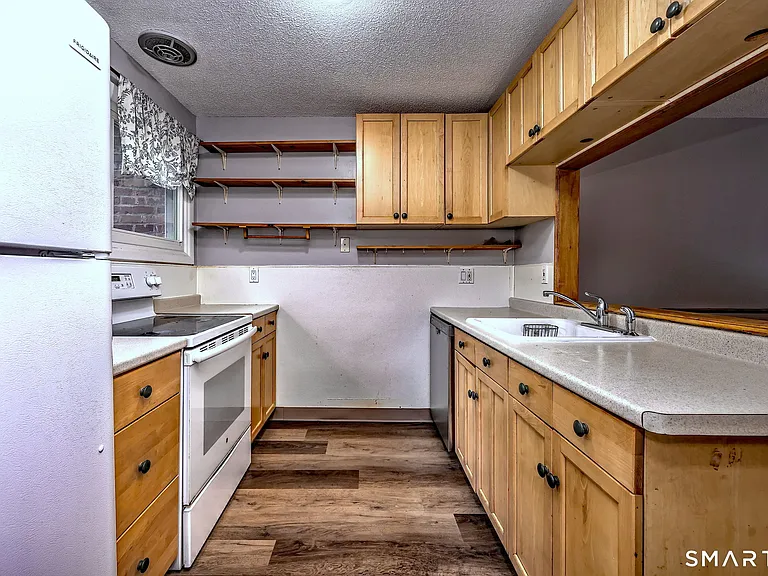 29 Anton Rd #D — Photo 14