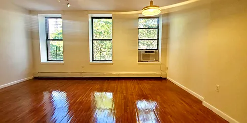 Rented by R New York