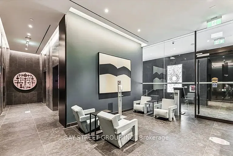 25 Richmond St E #901 — Photo 3
