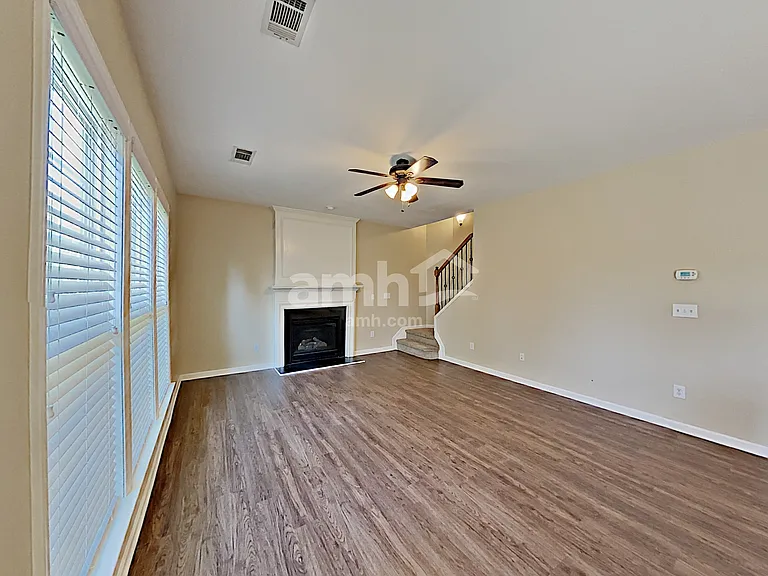 818 Poplar Ter — Photo 9