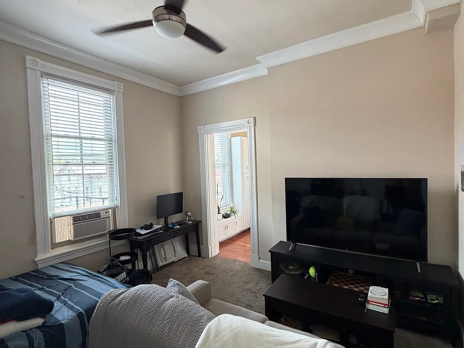 Studio, 900 sqft, $1,100 — Photo 4