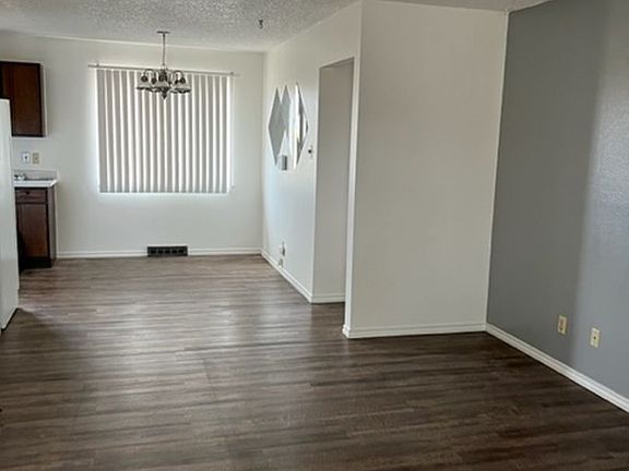 3rd image of 923 S Harmony Dr