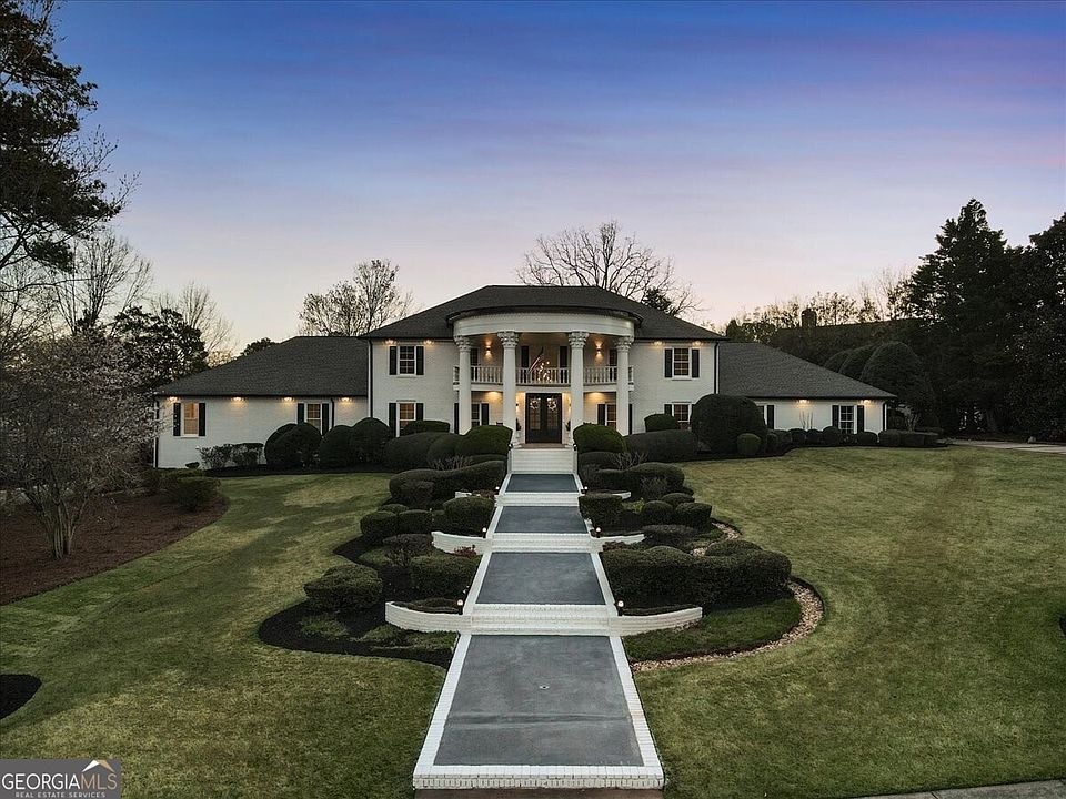1st image of 205 Slaton Cir