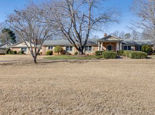 136 Club Dr, Simpsonville, SC 29681