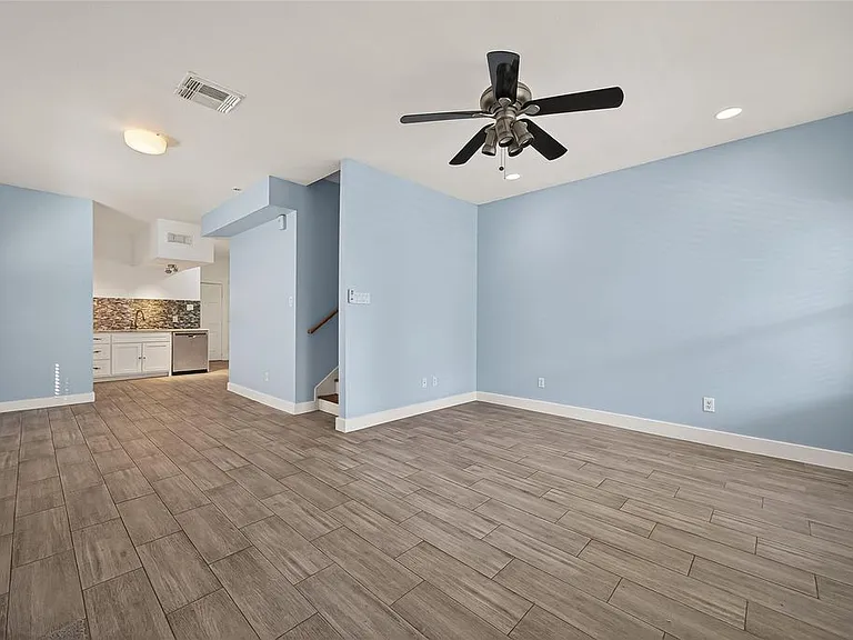 1620 Andrews St — Photo 8