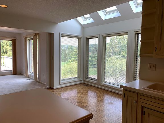 5th image of 2 Parnassus Dr E