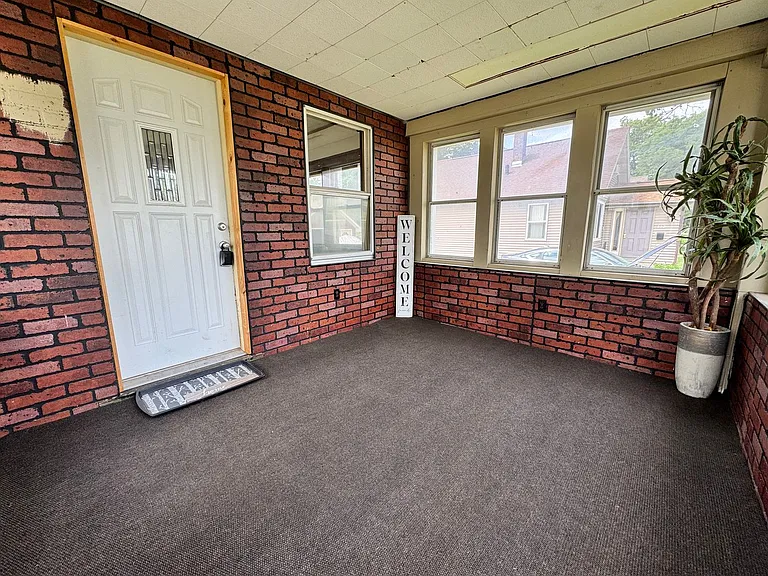 826 Williston Ave — Photo 3