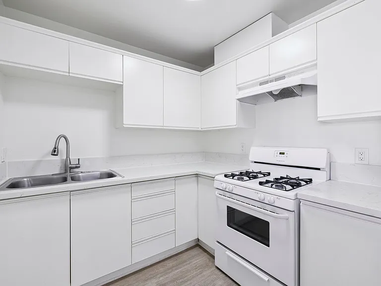 Berendo Apartments — Photo 11