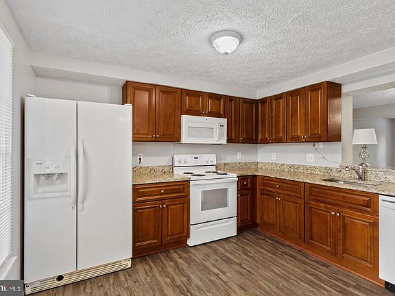 4th image of 6020 Sweet Pea Ct