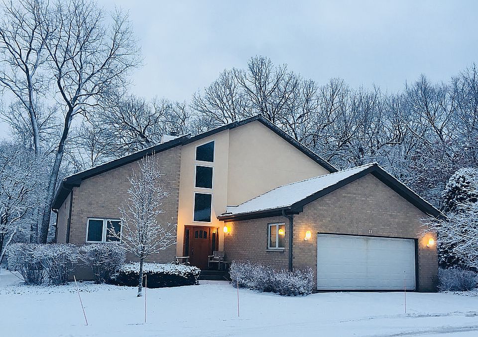 1st image of 11 Abbotsford Dr