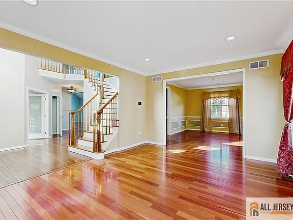 4th image of 17 Monica Way