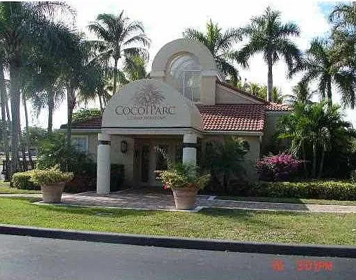 2 bed, 1.0 bath, 920 sqft, $2,000 — Photo 3