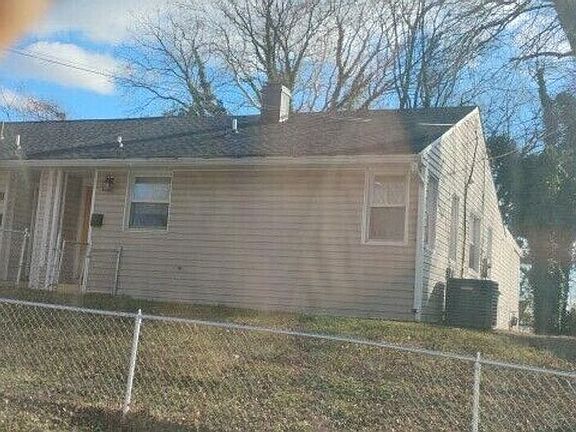 3rd image of 7717 Oxman Rd