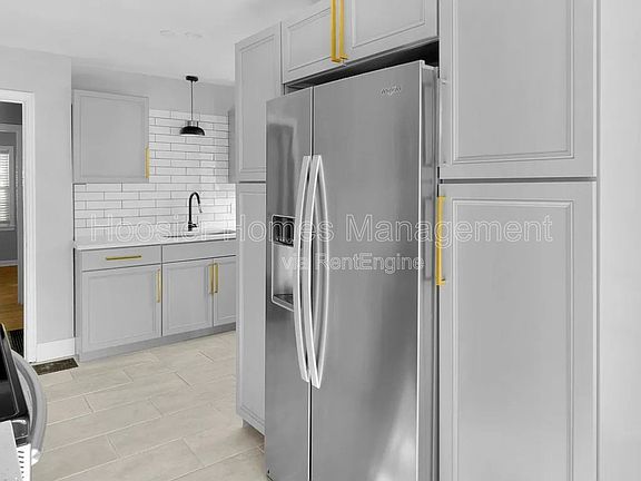 4th image of 5017 Indianola Ave