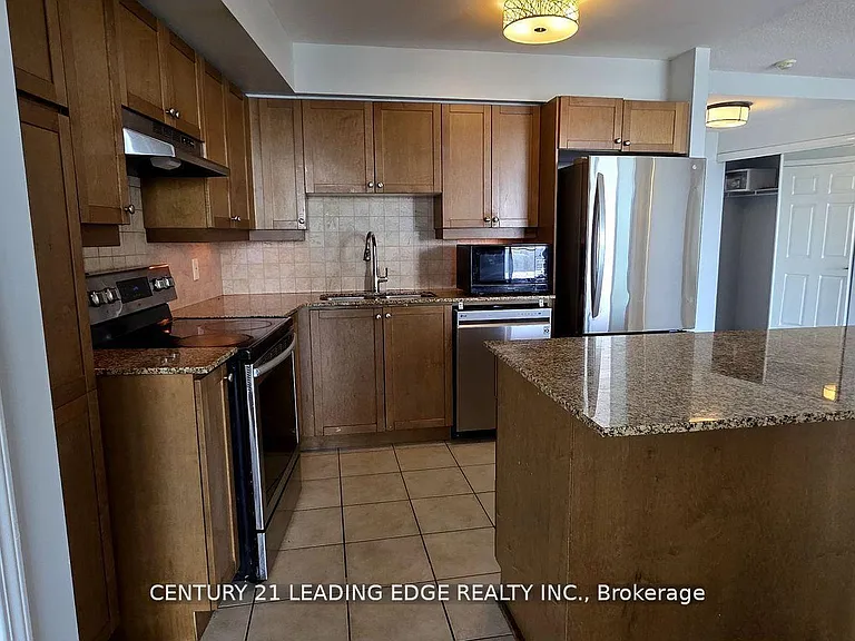 18 Valley Woods Rd #Penthouse 204-204 — Photo 9