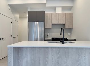 19577 65b Ave #102, Surrey, BC