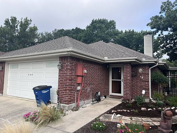 2nd image of 734 Woodrow Cir