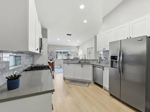 7112 Sunpace Ln, Sacramento, CA 95828
