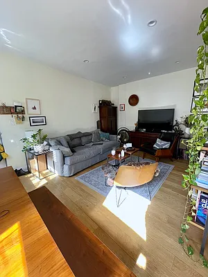 Rented by Safdie Realty Group | media 19