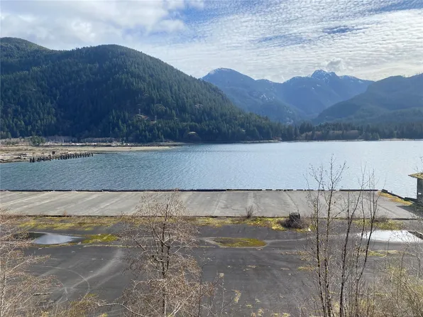 555 Maquinna Dr, Tahsis, BC V0P 1X0
