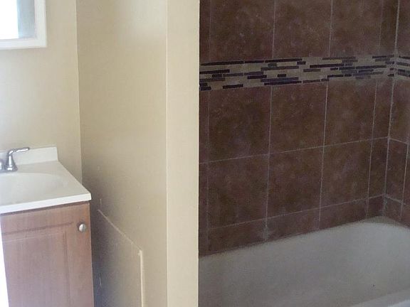 4th image of 2246 N 16th St Floor 1