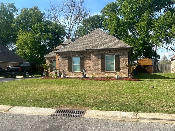 2nd image of 212 Hidden Ridge Dr