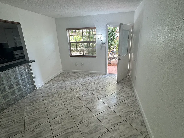 525 Meridian Ave #105 — Photo 12