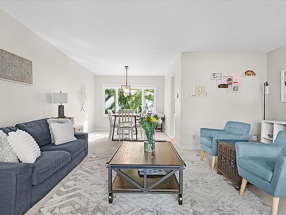 3rd image of 2717 Bordeaux Pl