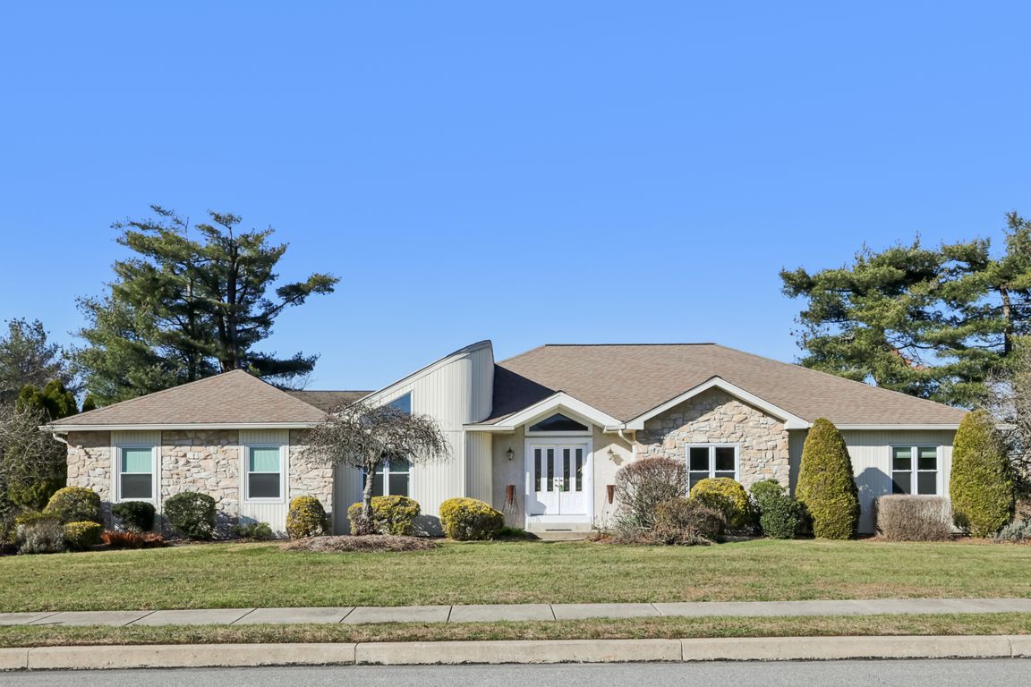 Daisy Ln-S0412-001.jpg