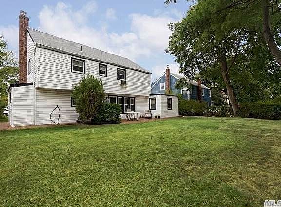 2nd image of 218 Pearsall Pl