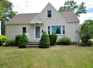 211 Moore Rd, Avon Lake, OH 44012