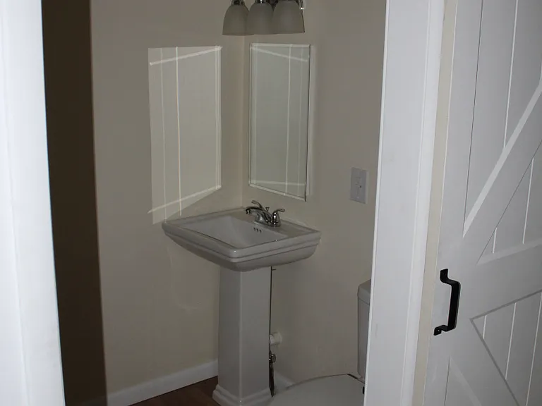 1071 White Ave — Photo 10